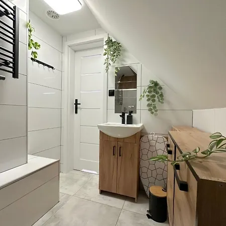 Astro - 10 Minutes To Old Town Kwatera prywatna